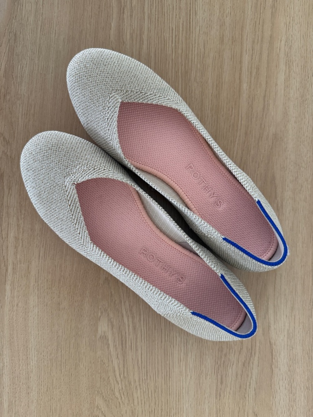 Women’s Rothy’s The Flat Round Toe Light Gold Metallic Ballet Flats Size 6